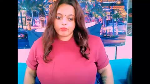 Snapshot of valleyval chatting on February 5, 6:35 am indianvalvet priya is back online show from February 5, 6:35 am