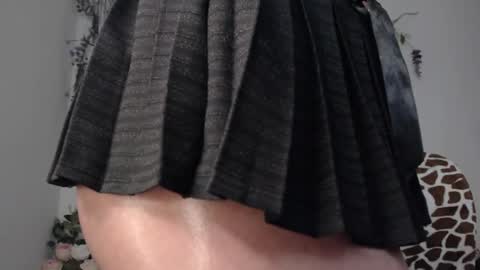 Snapshot of valquiria_sirgun chatting on February 23, 4:46 pm valquiria_sirgun online show from February 23, 4:46 pm