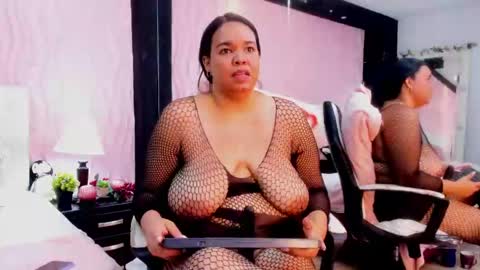 Snapshot of valrery_roussex chatting on March 1, 1:53 am Valery online show from March 1, 1:53 am