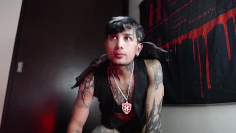 david guzman i model independenthelp me with a thumbs up online show from January 28, 12:36 am