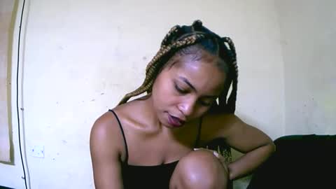 vanah344375 online show from September 18, 11:36 am