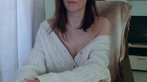 Snapshot of vanessalarahot chatting on March 6, 3:13 pm Vanessa online show from March 6, 3:13 pm