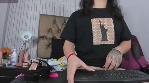 veneno hot online show from February 15, 12:33 pm