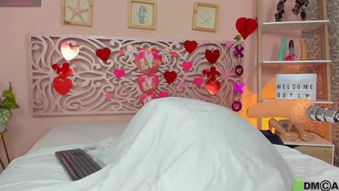 .. online show from February 4, 12:33 pm