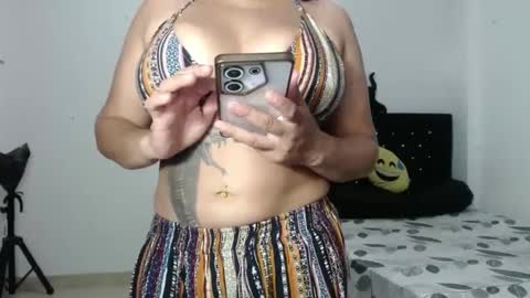 Snapshot of venus_menoza chatting on September 22, 2:32 pm venus_menoza online show from September 22, 2:32 pm
