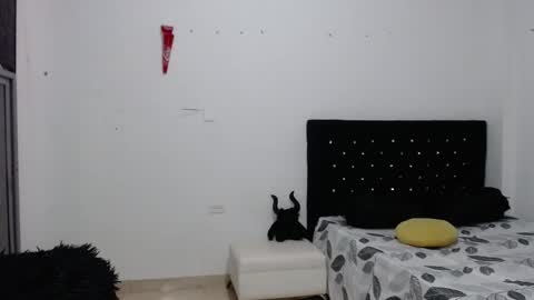 Snapshot of venus_menoza chatting on February 24, 1:57 am venus_menoza online show from February 24, 1:57 am