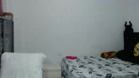 Snapshot of venus_menoza chatting on December 27, 3:26 pm venus_menoza online show from December 27, 3:26 pm