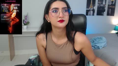Mia online show from September 10, 12:39 pm