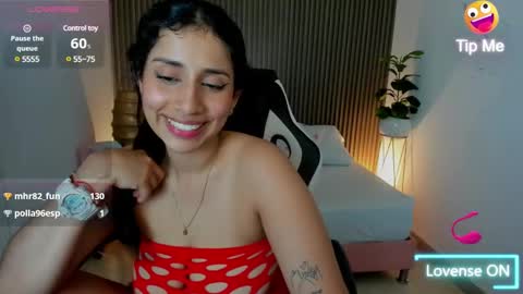 Snapshot of venuz_lee chatting on January 25, 4:35 pm Nice to greet you my name is Vanessa online show from January 25, 4:35 pm