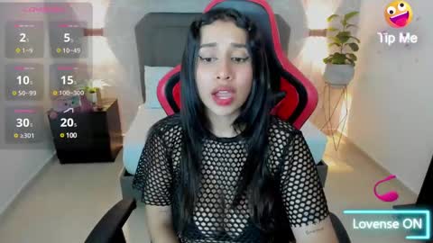Snapshot of venuz_lee chatting on January 27, 12:58 pm Nice to greet you my name is Vanessa online show from January 27, 12:58 pm