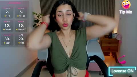 Snapshot of venuz_lee chatting on January 30, 1:09 pm Nice to greet you my name is Vanessa online show from January 30, 1:09 pm