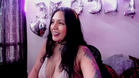 Snapshot of vero_jhonson chatting on February 22, 5:46 pm karolina online show from February 22, 5:46 pm