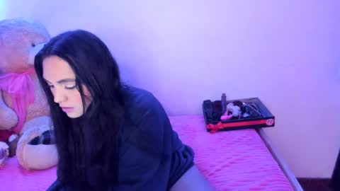 Snapshot of vero_jhonson chatting on January 2, 3:37 am karolina online show from January 2, 3:37 am