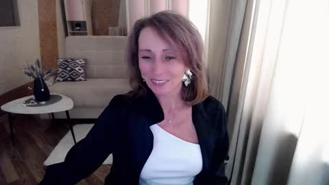 Helen online show from February 18, 9:21 am