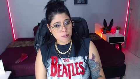 Snapshot of veronika_metalstar chatting on January 28, 1:29 am Miss Veronika online show from January 28, 1:29 am