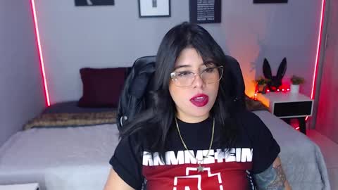 Snapshot of veronika_metalstar chatting on January 30, 5:06 pm Miss Veronika online show from January 30, 5:06 pm