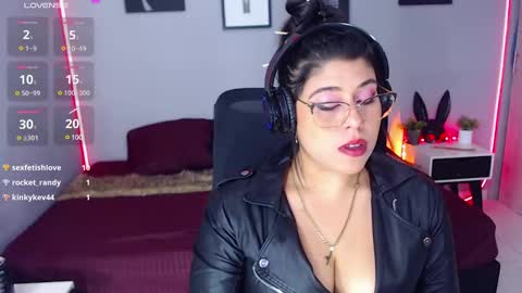 Snapshot of veronika_metalstar chatting on February 17, 1:33 pm Miss Veronika online show from February 17, 1:33 pm