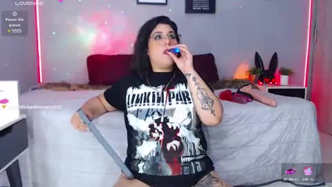 Snapshot of veronika_metalstar chatting on February 25, 3:31 pm Miss Veronika online show from February 25, 3:31 pm
