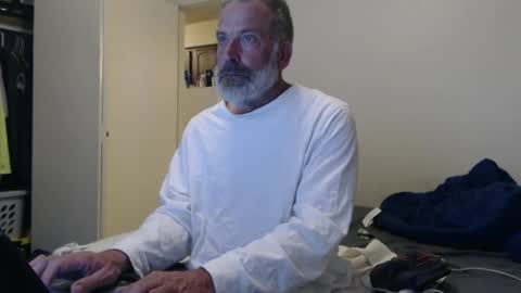 hairy man online show from March 7, 2:15 am