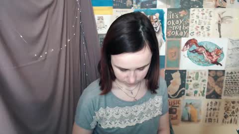 Snapshot of veryveryvery_shy chatting on February 2, 9:29 am veryveryvery_shy online show from February 2, 9:29 am