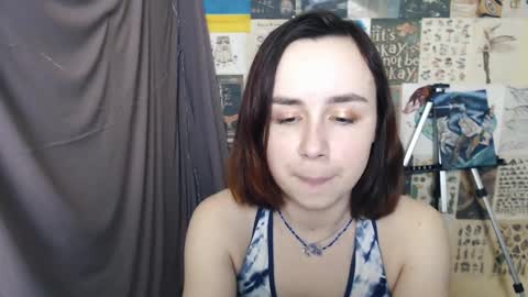 Snapshot of veryveryvery_shy chatting on January 17, 10:00 am veryveryvery_shy online show from January 17, 10:00 am
