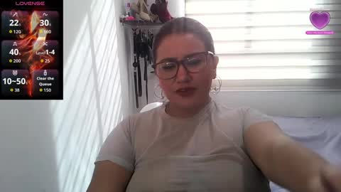 Snapshot of vesper_vixen chatting on September 13, 12:40 pm Vesper Vixen online show from September 13, 12:40 pm