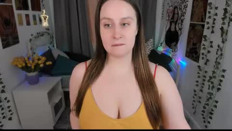Snapshot of via_lattea_ chatting on March 5, 11:38 pm Camilla online show from March 5, 11:38 pm