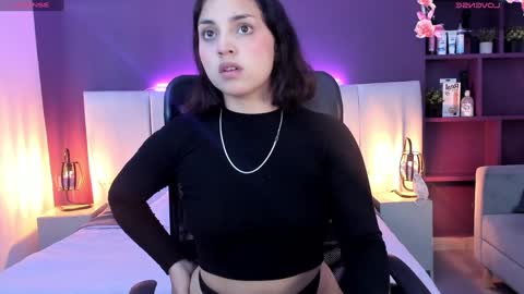 Snapshot of vickybunny_ chatting on December 28, 3:15 pm VickyBunny online show from December 28, 3:15 pm