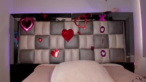 Snapshot of victoria__js_ chatting on February 17, 1:33 pm Victoria online show from February 17, 1:33 pm