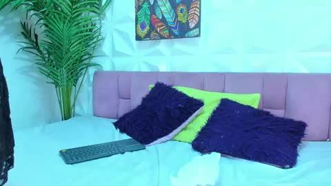 Victoria online show from February 7, 2:26 pm