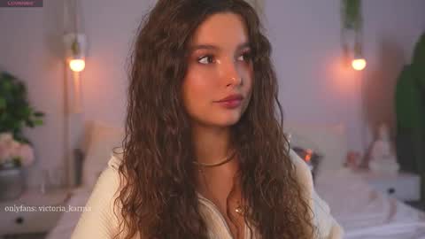 Snapshot of victoria_karma chatting on September 18, 10:41 am online show from September 18, 10:41 am