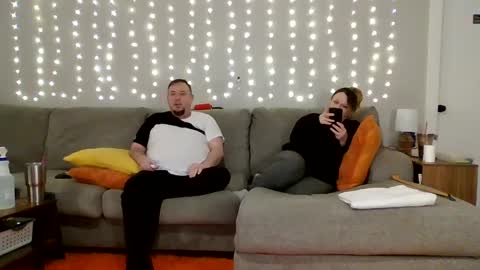 Snapshot of victoriaandjesse chatting on February 10, 3:53 pm Victoria and Jesse online show from February 10, 3:53 pm