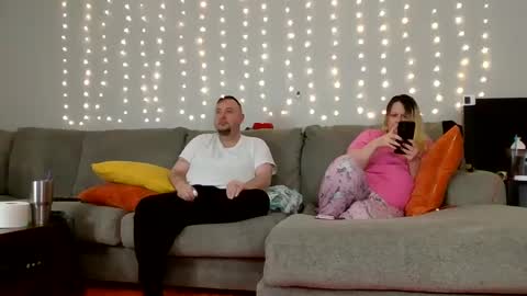 Snapshot of victoriaandjesse chatting on January 9, 4:39 pm Victoria and Jesse online show from January 9, 4:39 pm
