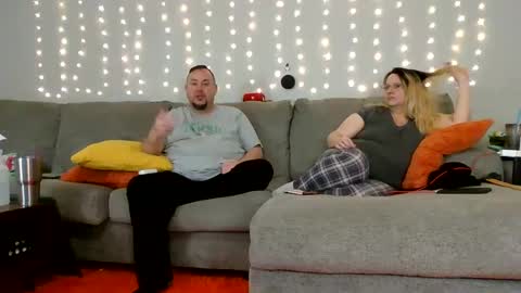 Snapshot of victoriaandjesse chatting on January 5, 9:26 am Victoria and Jesse online show from January 5, 9:26 am