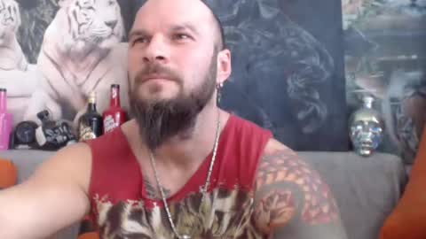 Snapshot of viking_me chatting on February 9, 11:47 am viking online show from February 9, 11:47 am
