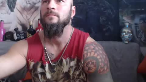 Snapshot of viking_me chatting on February 18, 11:00 am viking online show from February 18, 11:00 am