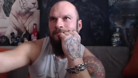 Snapshot of viking_me chatting on January 15, 10:06 am viking online show from January 15, 10:06 am