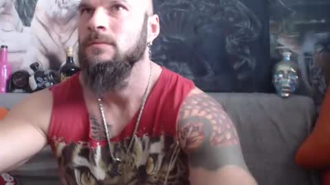 Snapshot of viking_me chatting on February 17, 11:02 am viking online show from February 17, 11:02 am