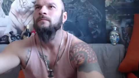 Snapshot of viking_me chatting on February 24, 7:22 am viking online show from February 24, 7:22 am