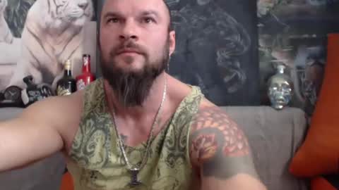 Snapshot of viking_me chatting on February 25, 11:10 am viking online show from February 25, 11:10 am