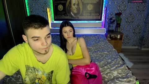 Snapshot of vikki_and_george chatting on February 3, 6:39 pm vikki and george online show from February 3, 6:39 pm
