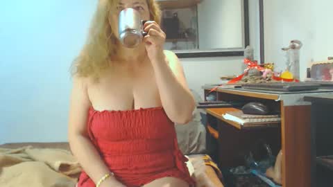 VIKKKTORIAAA online show from February 23, 9:44 am