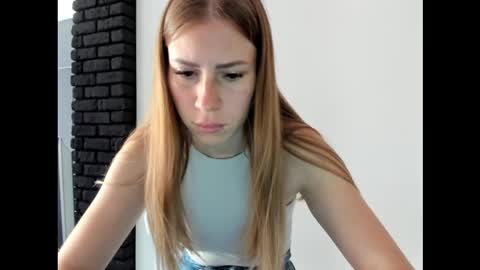 vikky_s11 online show from September 18, 10:41 am