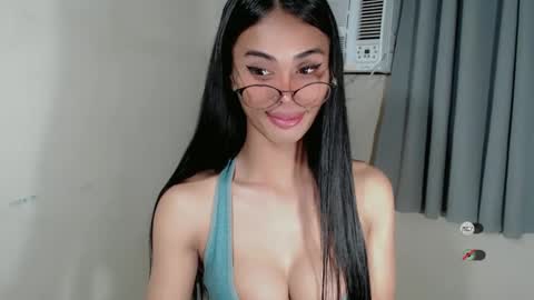 vikkylustfull online show from March 8, 3:02 pm