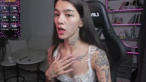 vinkitinkii online show from February 2, 6:58 am