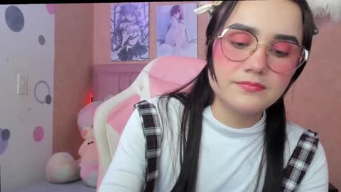 Snapshot of violet_evergarden1 chatting on February 1, 12:51 am violet_evergarden1 online show from February 1, 12:51 am