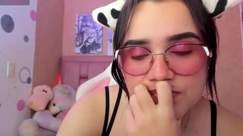 Snapshot of violet_evergarden1 chatting on March 1, 2:26 am violet_evergarden1 online show from March 1, 2:26 am