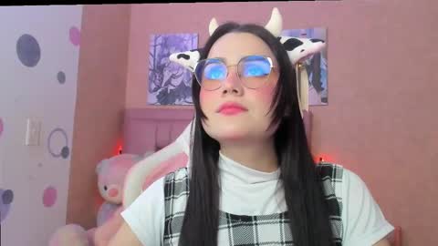 Snapshot of violet_evergarden1 chatting on February 16, 10:32 pm violet_evergarden1 online show from February 16, 10:32 pm