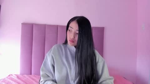 Snapshot of violet_myerrs chatting on September 12, 1:02 pm violet online show from September 12, 1:02 pm