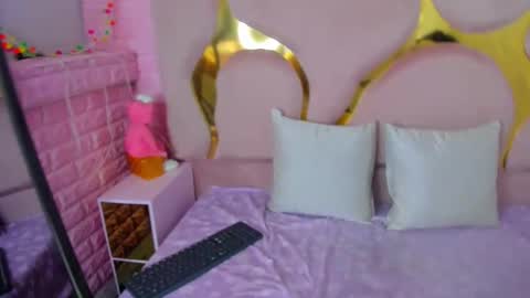 Viollet online show from February 7, 6:02 pm